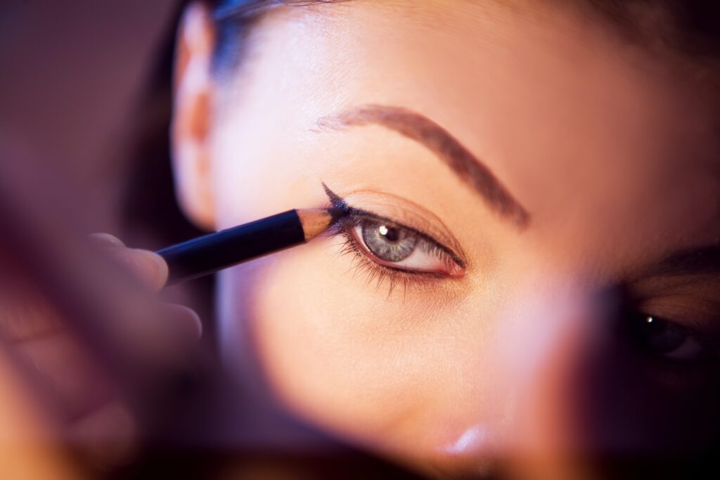 Can You Wear Eyeliner with Lash Extensions?